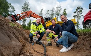 Aron Andersson, Product Manager at Nexans, together with Tommy Elg, Electrician, and Jörgen Blomqvist, Head of Electrical Team at Gislaved Energi.