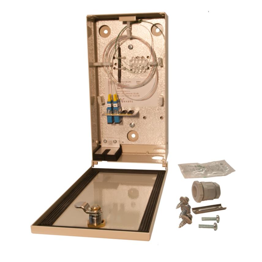 Preterminated fibre optic wall-mounted fan-out box 